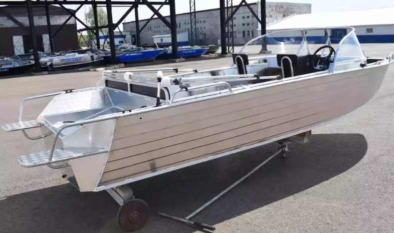 Алюминиевый катер WYATBOAT-550 DCM в Санкт-Петербурге