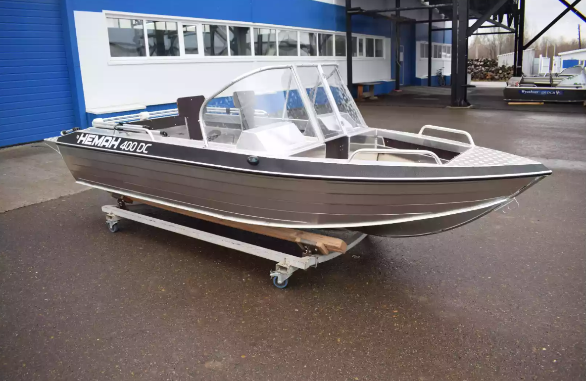 Алюминиевый катер Neman-400 DC в Санкт-Петербурге