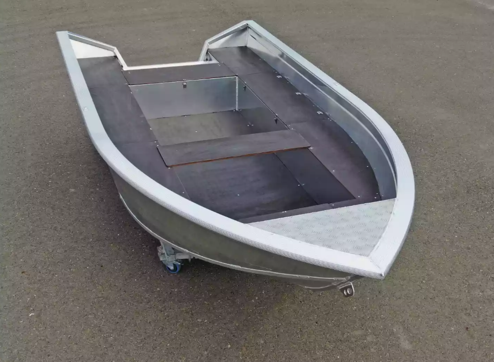 Алюминиевая лодка  Неман-420 в Санкт-Петербурге