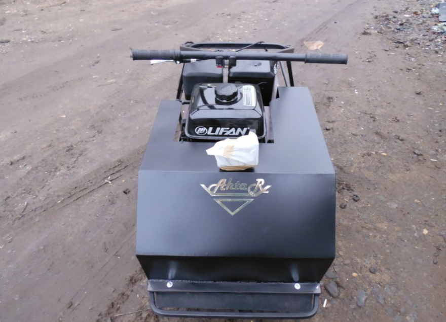 Мотобуксировщик AhtaR Зима 15 л/с с вариатором в Санкт-Петербурге