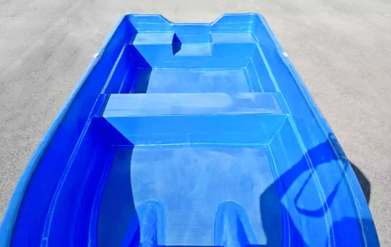 Стеклопластиковая лодка Neman-340 (тримаран) в Санкт-Петербурге