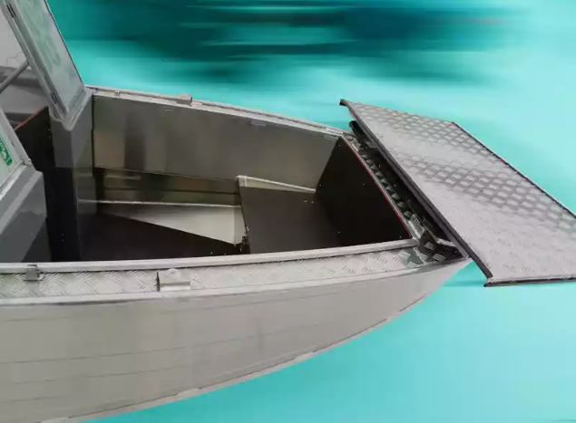 Алюминиевый катер Wyatboat-430T DCM Трансформер в Санкт-Петербурге