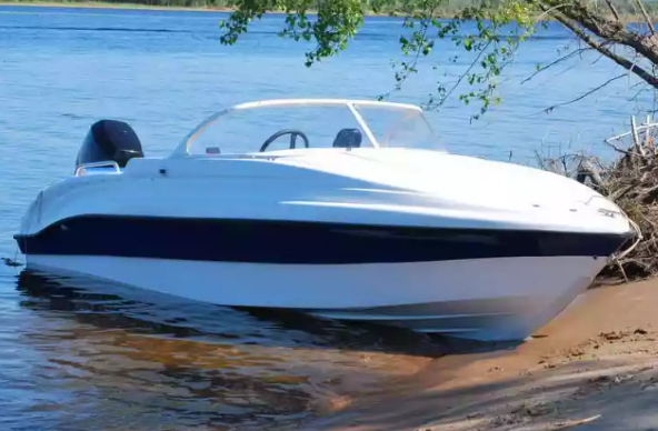 Стеклопластиковый катер Neman-500 Р в Санкт-Петербурге