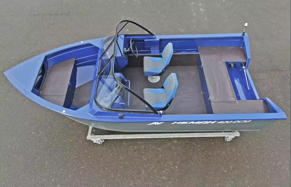 Алюминиевый катер Неман-420 DCM в Санкт-Петербурге