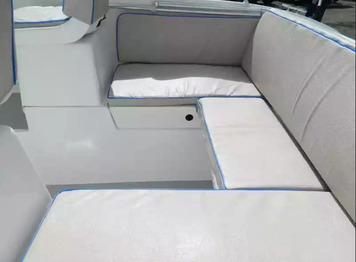 Комбинированный катер Neman-500 с каютой в Санкт-Петербурге