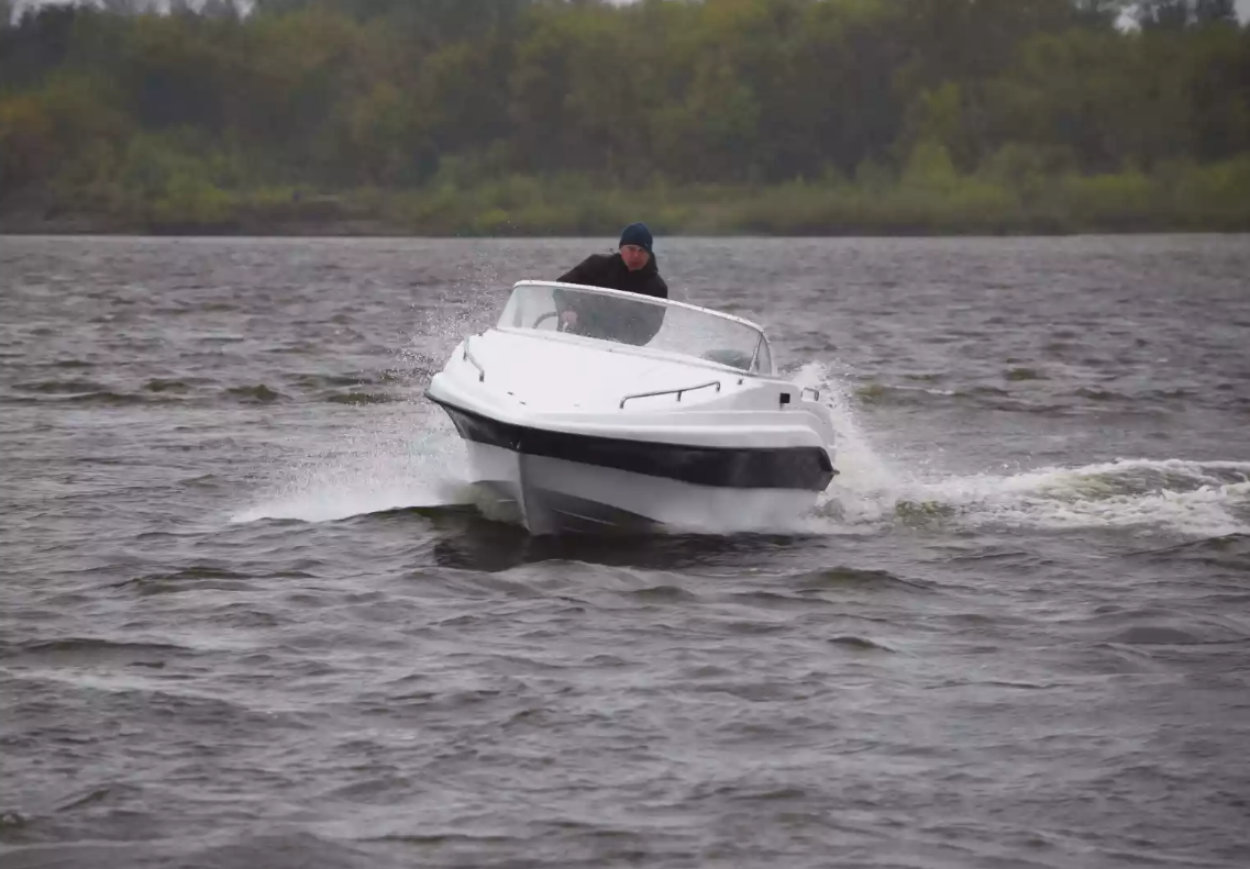 Стеклопластиковый катер Neman-500 Р в Санкт-Петербурге