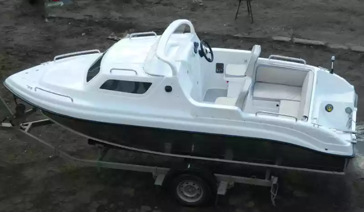 Комбинированный катер Neman-500 с каютой в Санкт-Петербурге