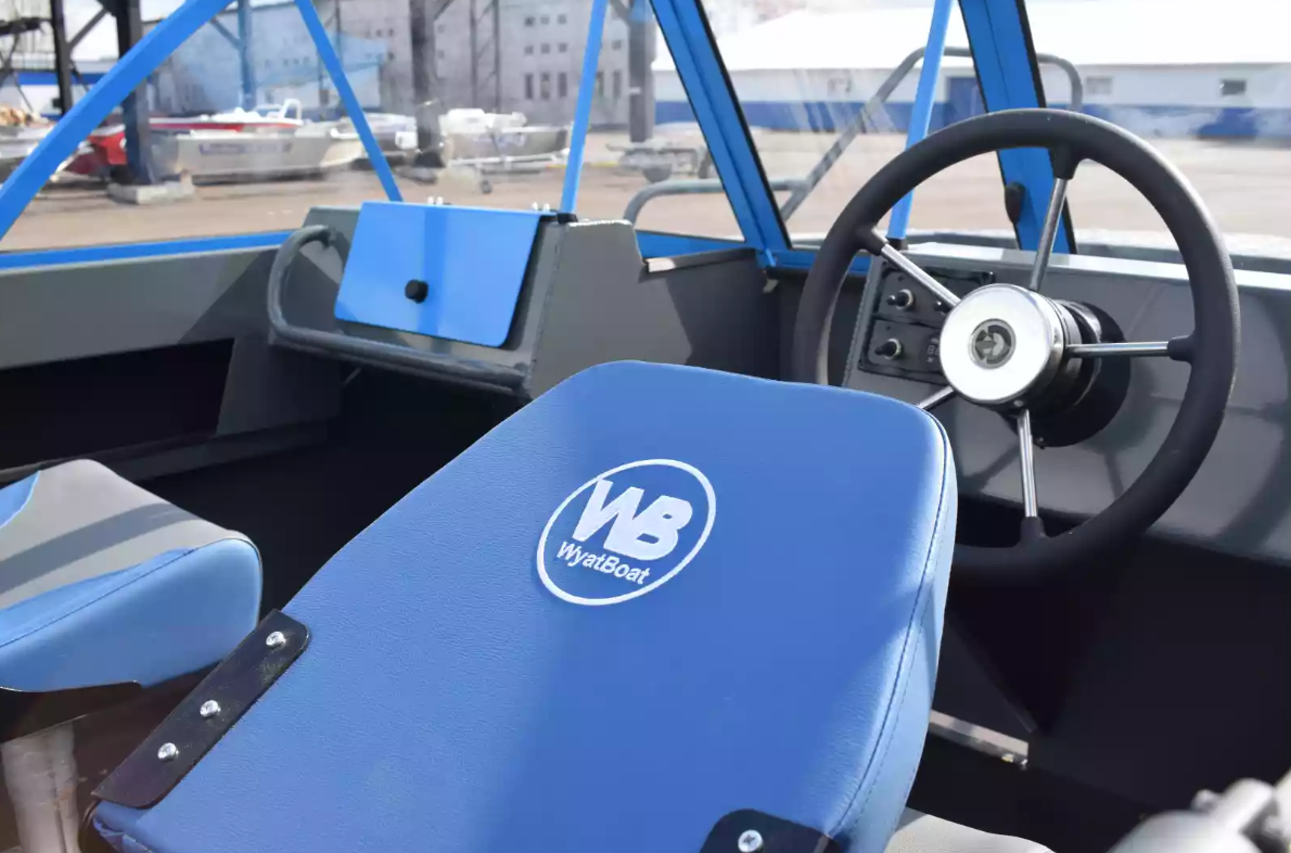 Алюминиевый катер Неман-450 DC в Санкт-Петербурге