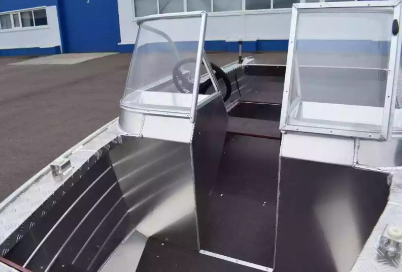 Алюминиевый катер Wyatboat-390 DCM Увеличенный борт в Санкт-Петербурге