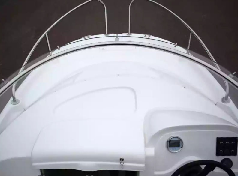 Стеклопластиковый катер Neman-530 с каютой в Санкт-Петербурге