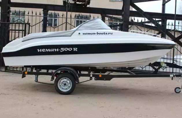 Стеклопластиковый катер Neman-500 Р в Санкт-Петербурге