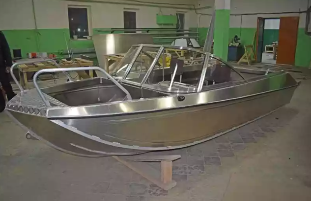 Алюминиевый катер Неман-500 DC (без покраски) в Санкт-Петербурге