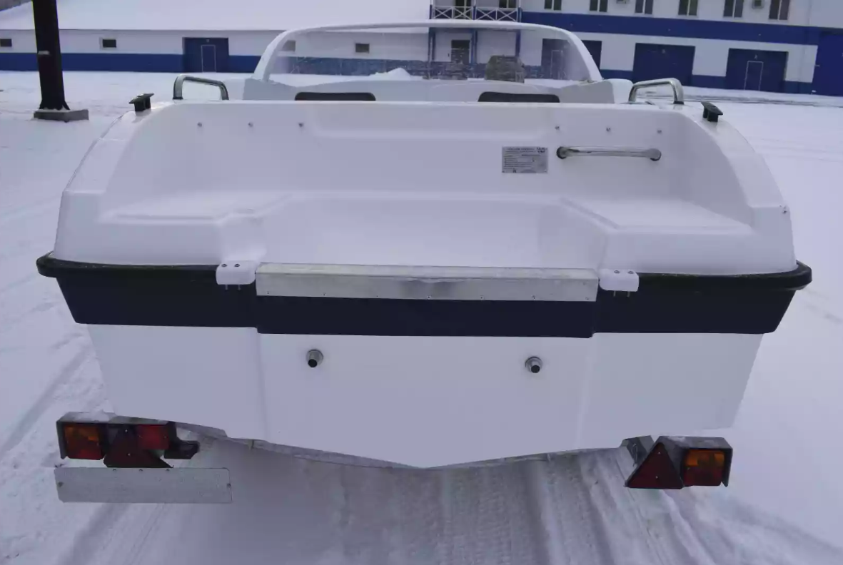 Стеклопластиковый катер Neman-450 в Санкт-Петербурге