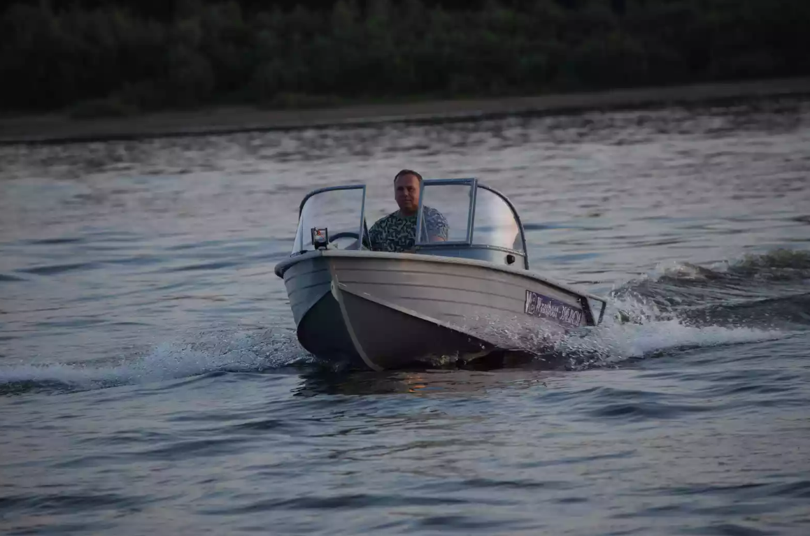 Алюминиевый катер Wyatboat-390 DCM в Санкт-Петербурге