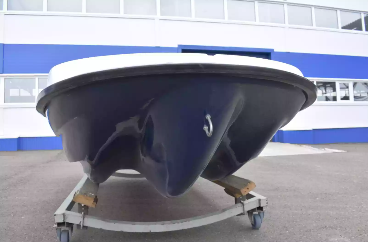 Стеклопластиковая лодка Пингвин New (тримаран) в Санкт-Петербурге