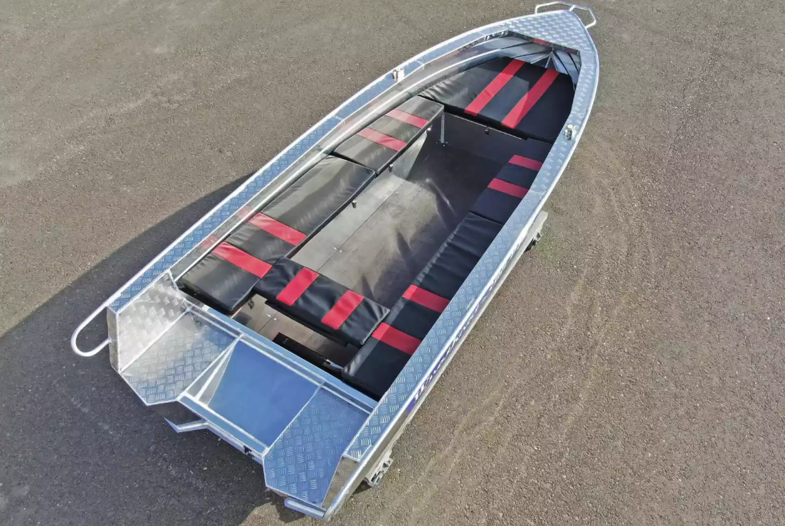 Алюминиевая лодка Wyatboat-390РМ увеличенный борт в Санкт-Петербурге