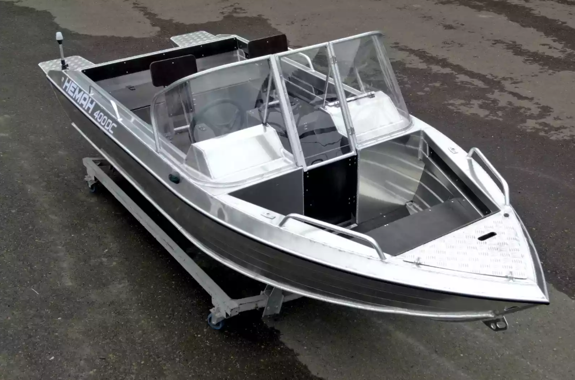 Алюминиевый катер Neman-400 DC в Санкт-Петербурге