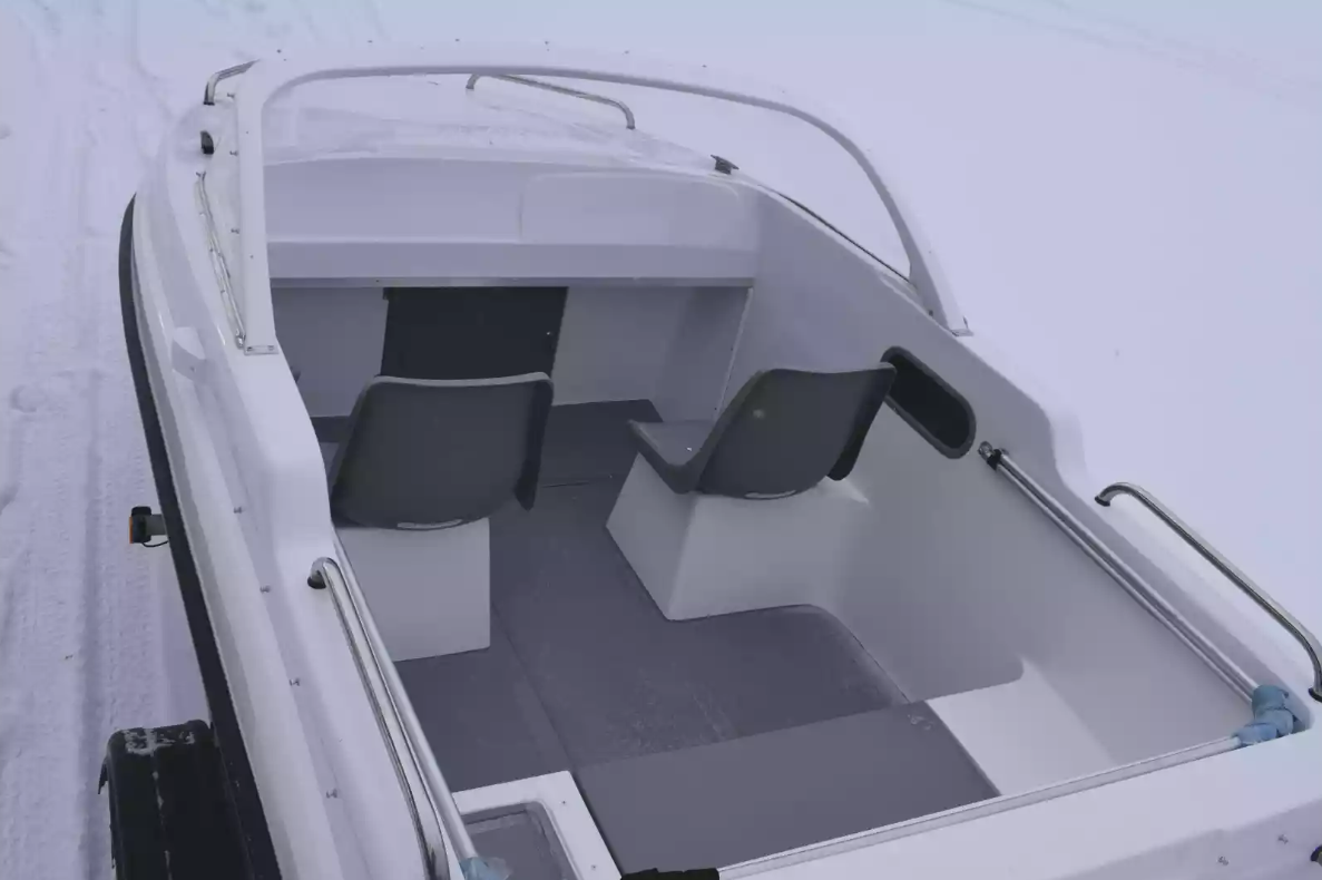 Стеклопластиковый катер Neman-450 в Санкт-Петербурге