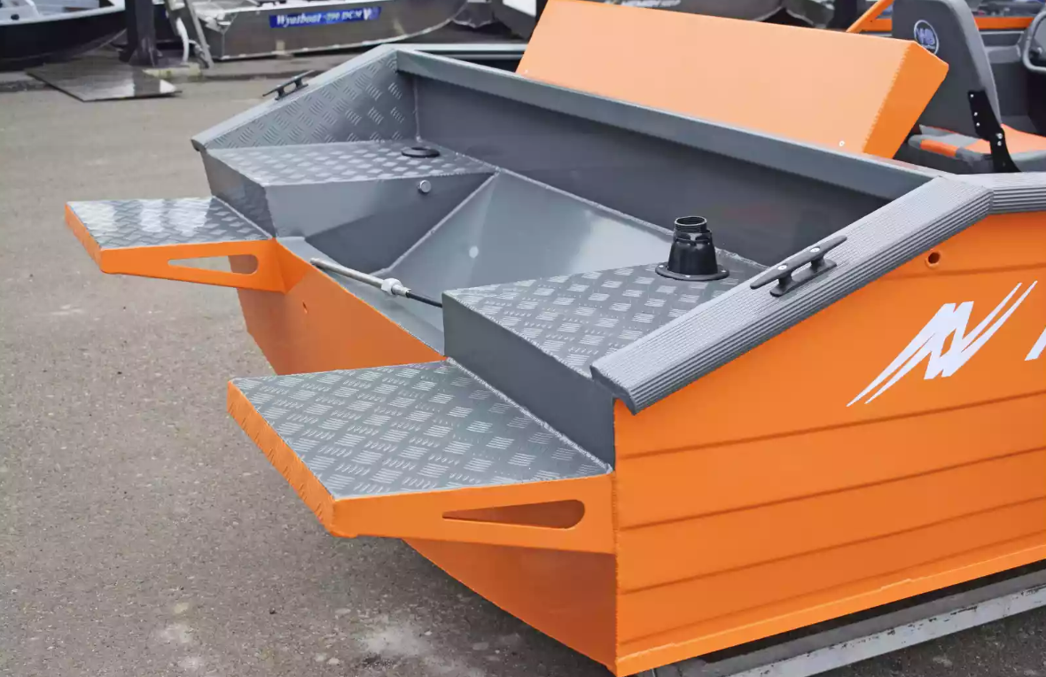Алюминиевый катер Неман-480 DCM FISH в Санкт-Петербурге