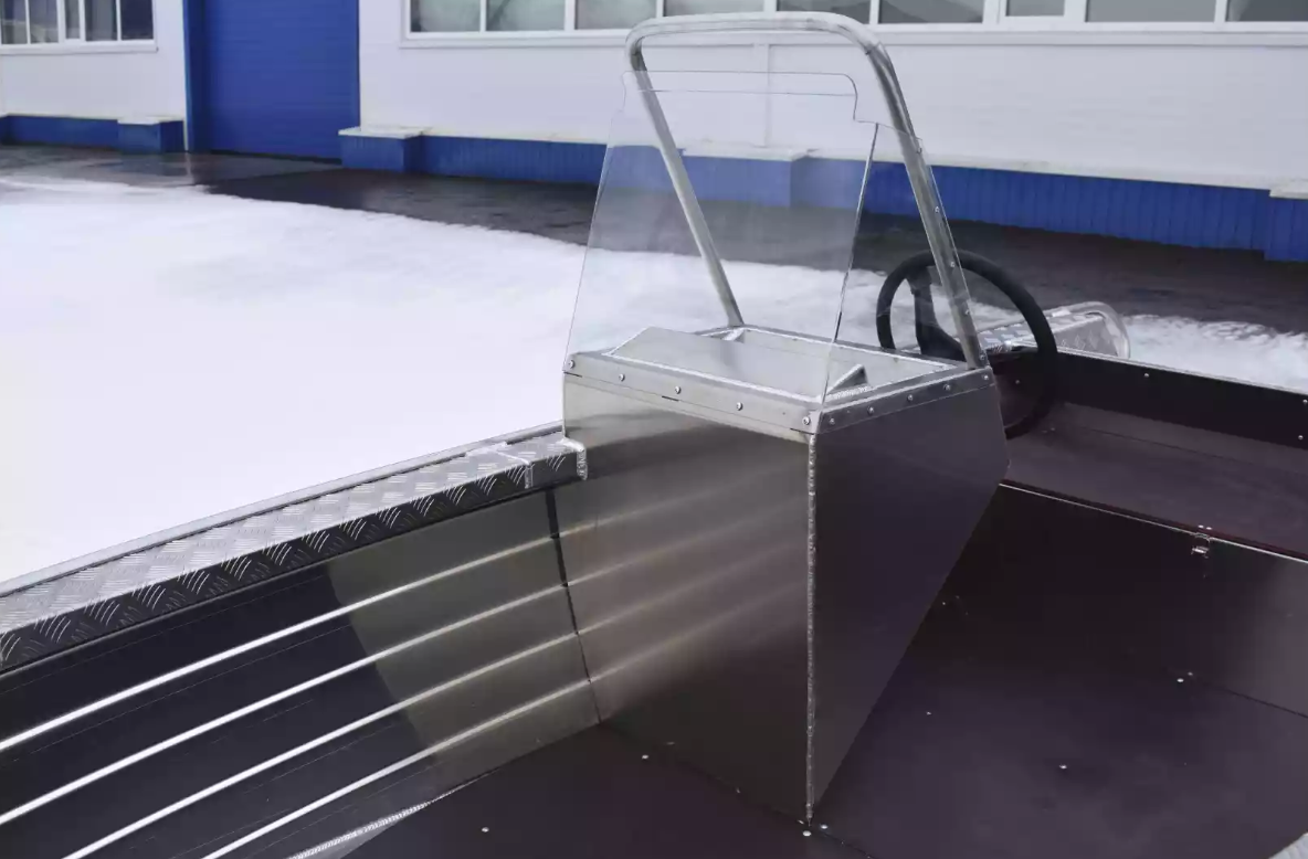 Алюминиевый катер Wyatboat-390 C в Санкт-Петербурге