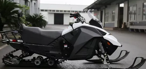 Снегоход ULAR 220 в Санкт-Петербурге