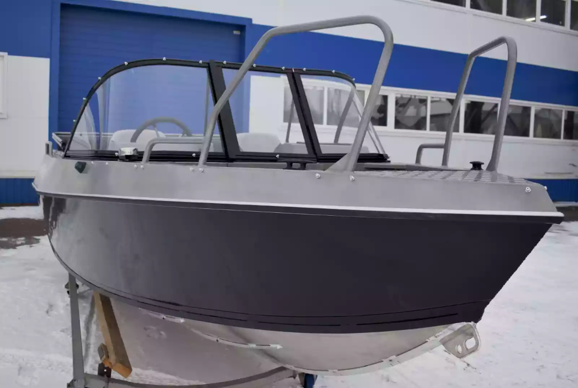 Алюминиевый катер Неман 550 DC в Санкт-Петербурге