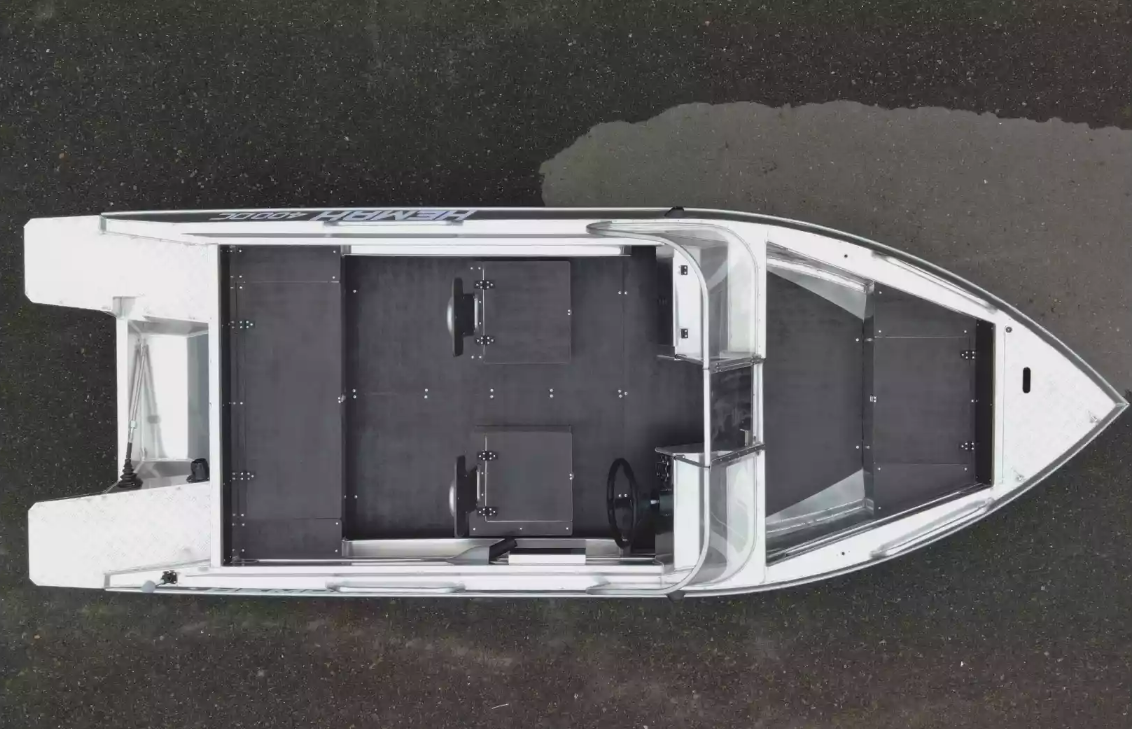 Алюминиевая лодка  Neman-400 DC в Санкт-Петербурге