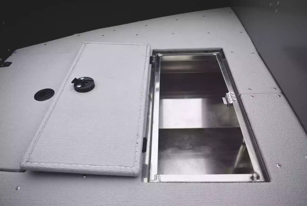 Алюминиевый катер Неман 550 DC в Санкт-Петербурге