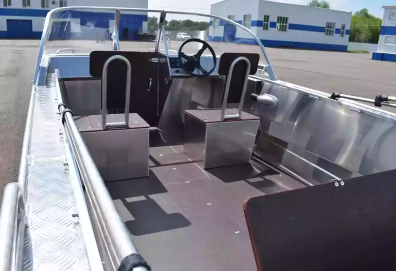 Алюминиевый катер WYATBOAT-550 DCM в Санкт-Петербурге
