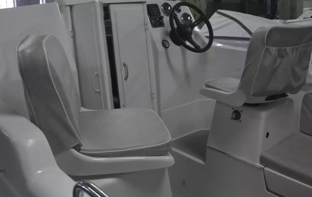 Стеклопластиковый катер Neman-500 в Санкт-Петербурге