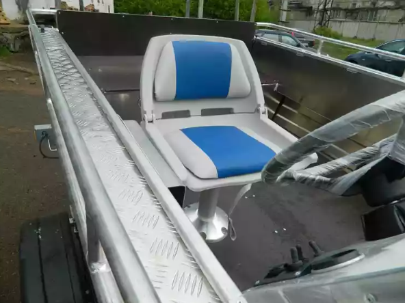 Алюминиевый катер Wyatboat-490 C в Санкт-Петербурге