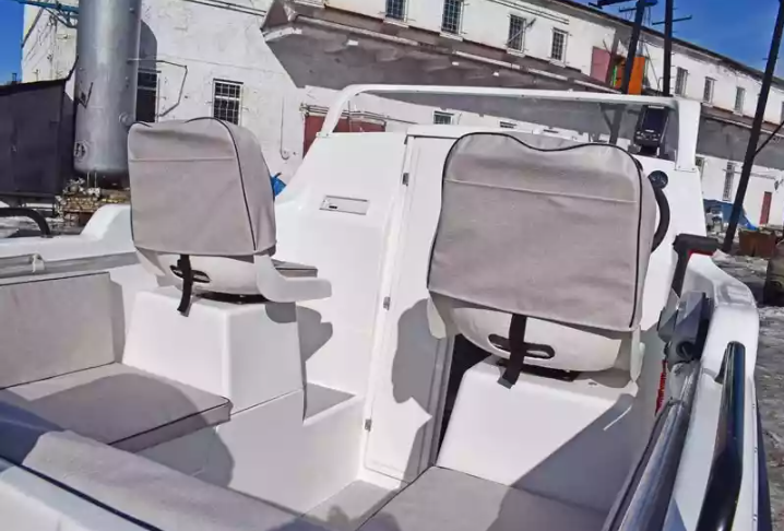 Комбинированный катер Neman-500 с каютой в Санкт-Петербурге