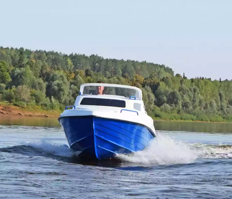 Комбинированный катер Neman-500 с каютой в Санкт-Петербурге