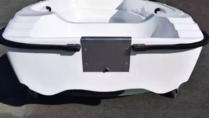 Стеклопластиковая лодка Пингвин (тримаран) в Санкт-Петербурге