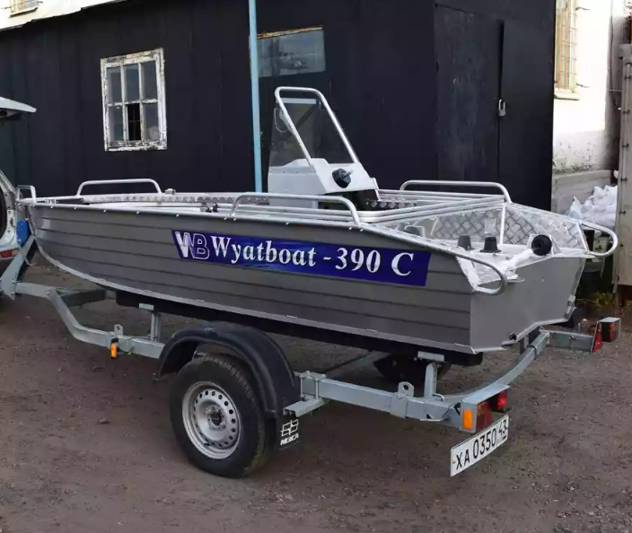Алюминиевый катер Wyatboat-390 C в Санкт-Петербурге