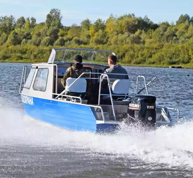 Алюминиевый катер Неман 550 с каютой в Санкт-Петербурге