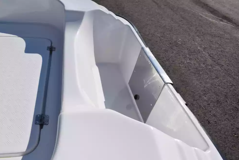 Стеклопластиковая лодка Пингвин (тримаран) в Санкт-Петербурге