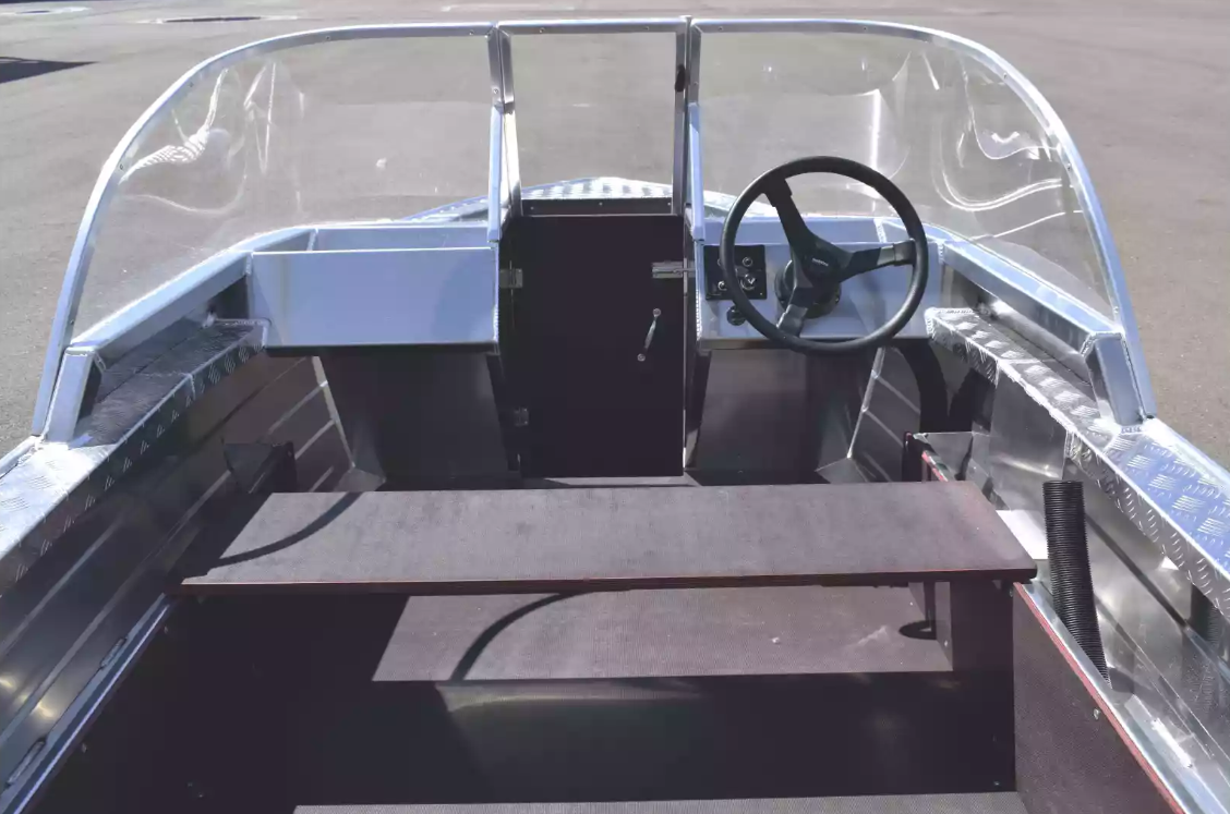 Алюминиевая лодка Wyatboat-390 DCM в Санкт-Петербурге
