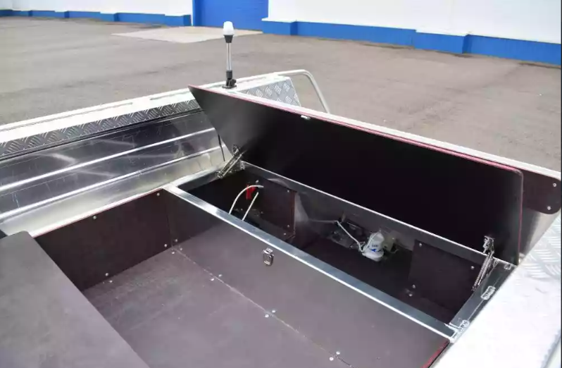 Алюминиевый катер Wyatboat-390 DCM Увеличенный борт в Санкт-Петербурге