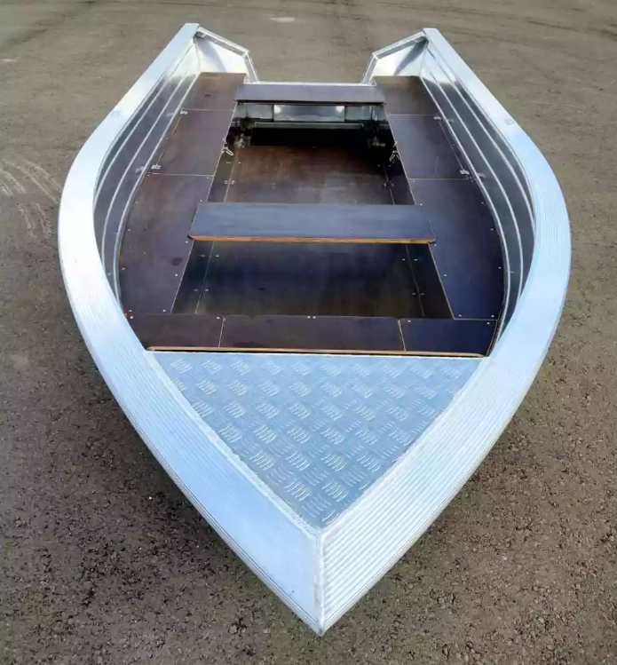 Алюминиевая лодка Неман-400 в Санкт-Петербурге