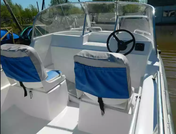 Стеклопластиковый катер Wyatboat-430 M (тримаран) в Санкт-Петербурге