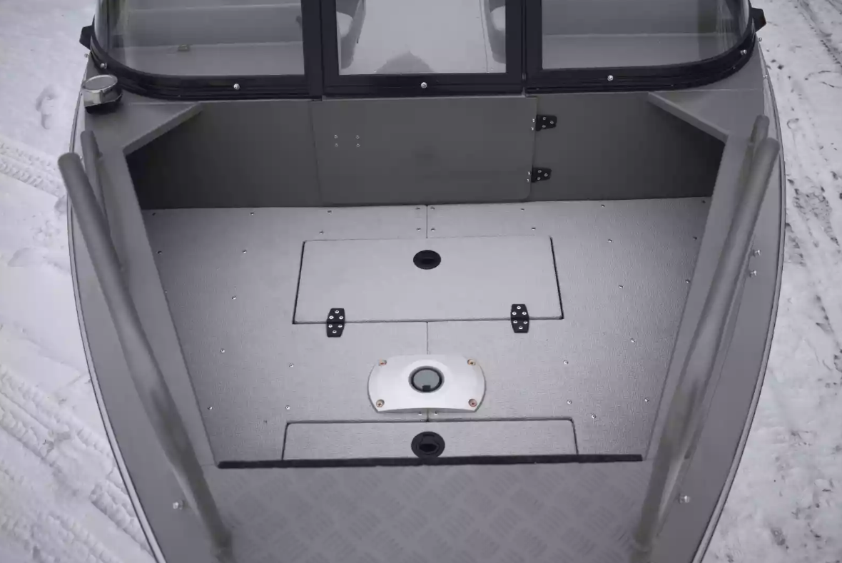 Алюминиевый катер Неман 550 DC в Санкт-Петербурге