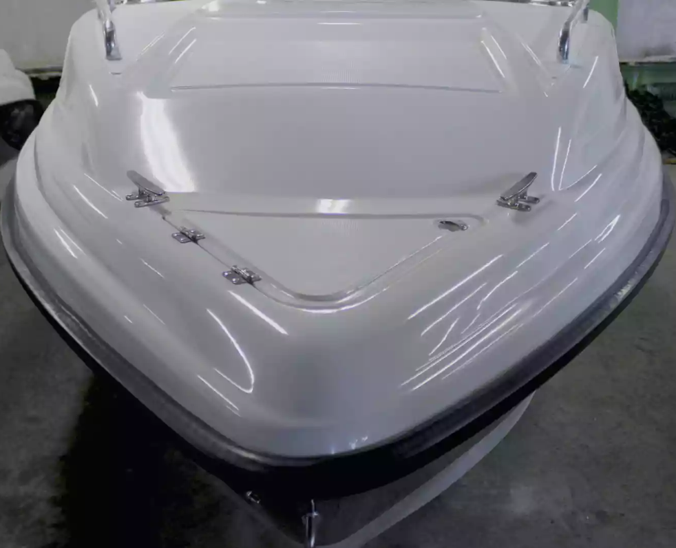 Стеклопластиковый катер Neman-550 с каютой в Санкт-Петербурге