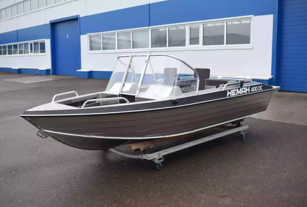 Алюминиевый катер Neman-400 DC в Санкт-Петербурге