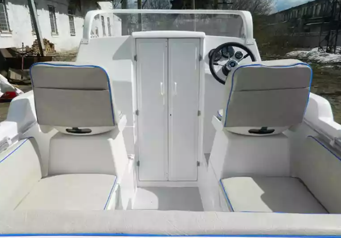 Комбинированный катер Neman-500 с каютой в Санкт-Петербурге