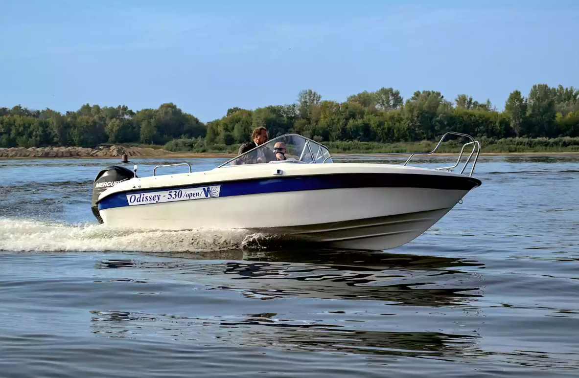 Стеклопластиковый катер Neman-530 Open в Санкт-Петербурге