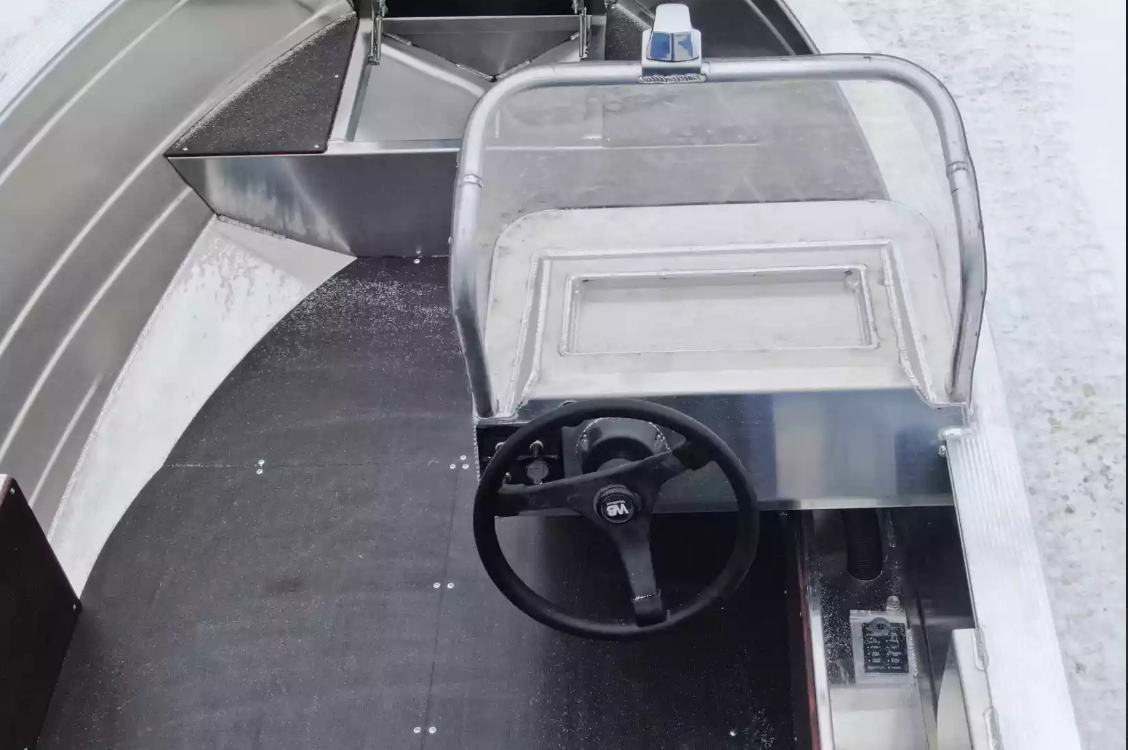 Алюминиевая лодка Неман-400 С в Санкт-Петербурге