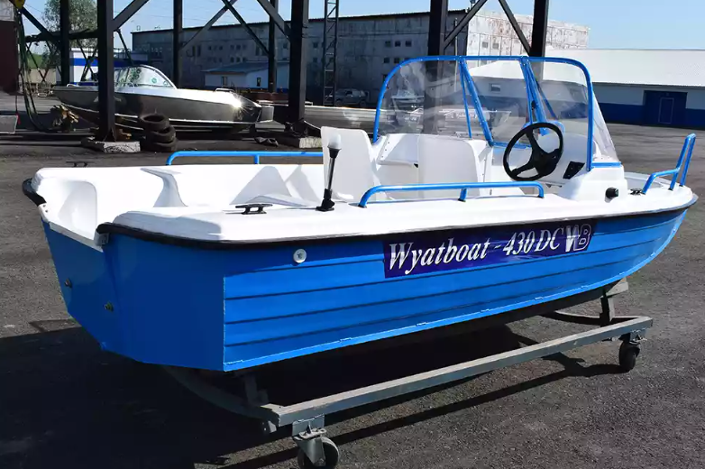 Комбинированный катер Wyatboat-430 DC в Санкт-Петербурге