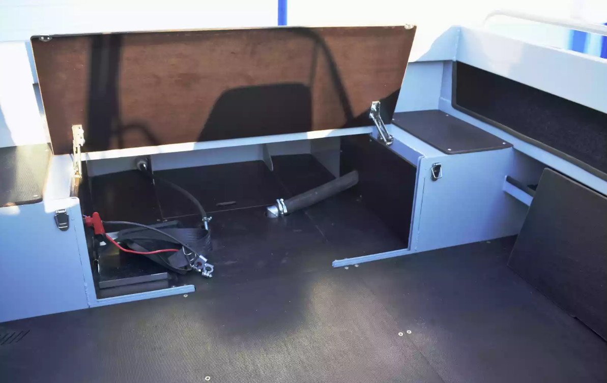 Алюминиевый катер Неман-500 DC в Санкт-Петербурге