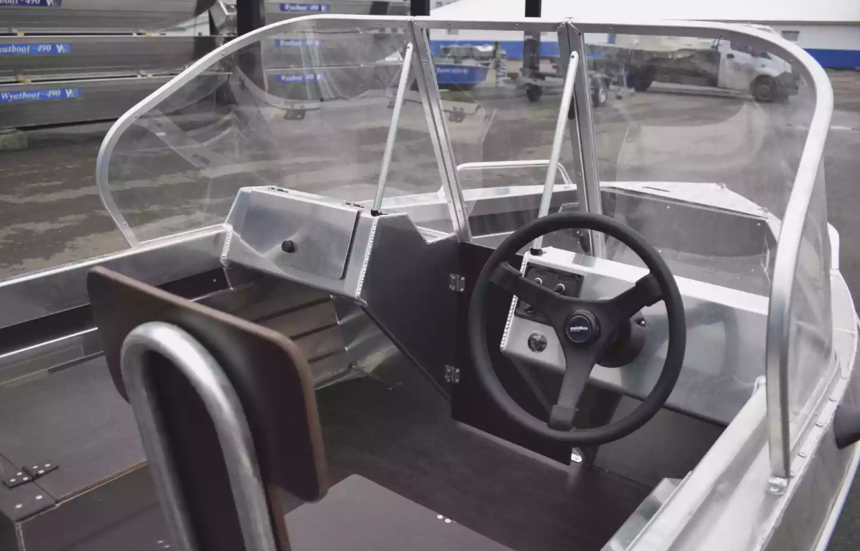 Алюминиевый катер Neman-400 DC в Санкт-Петербурге